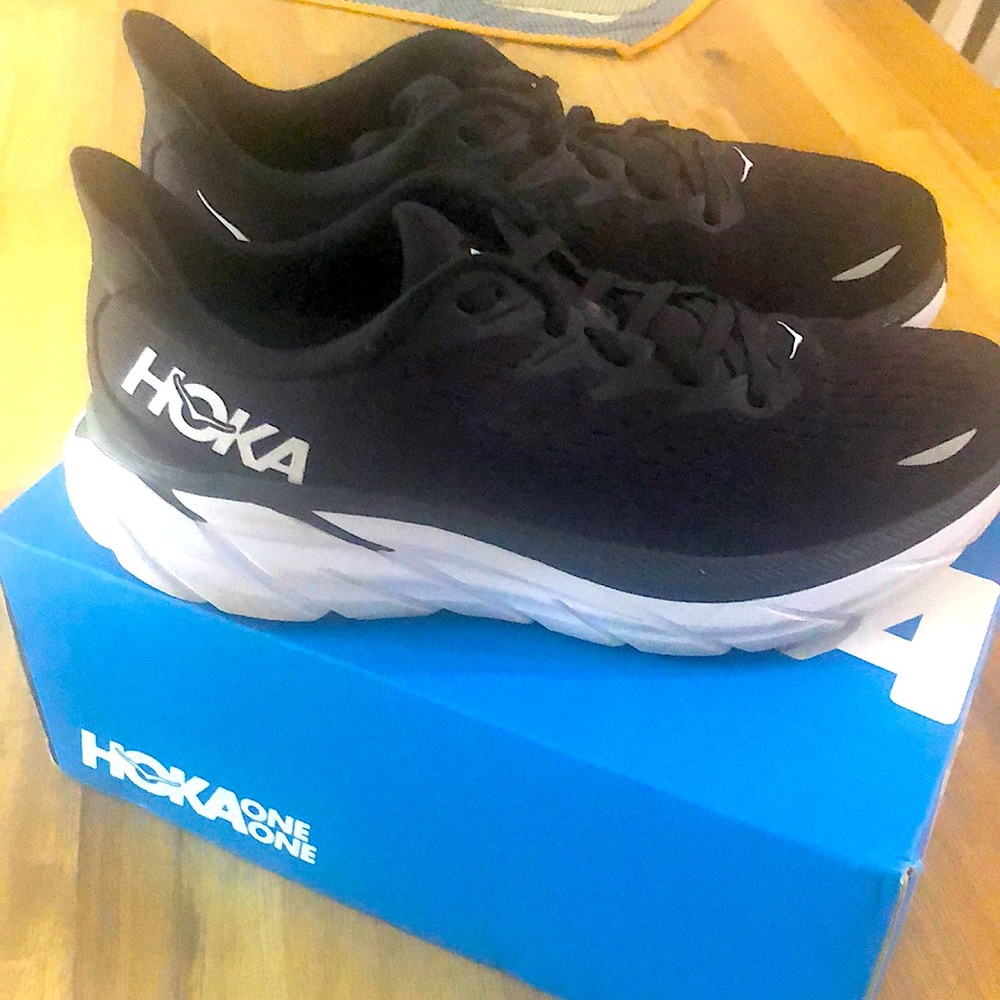 Hoka One One Clifton 8 Women’s Running Shoe, size 9.5B